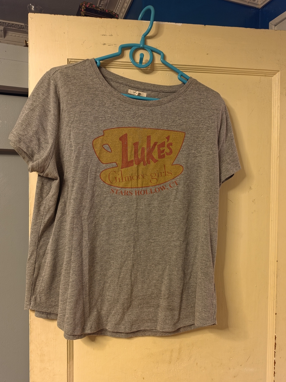Maurices Gray Short Sleeve Tee with Yellow and Red Graphic